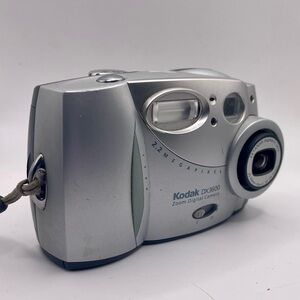 Kodak DX3600 EasyShare Digital Camera With Sharing/Charging Dock